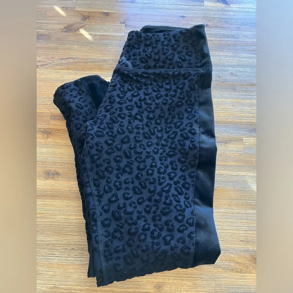 Betsy Johnson velour and cheetah‎ leggings - Picture 1 of 4